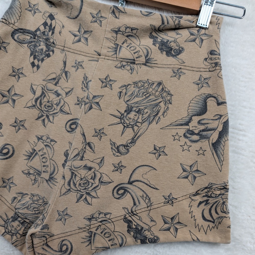 VTG Betsey Johnson Shorts Women's M Tan Mark Mahoney Tattoo Flash Rockabilly 90s - Picture 9 of 10